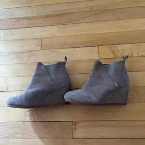 Tan heeled toms boots